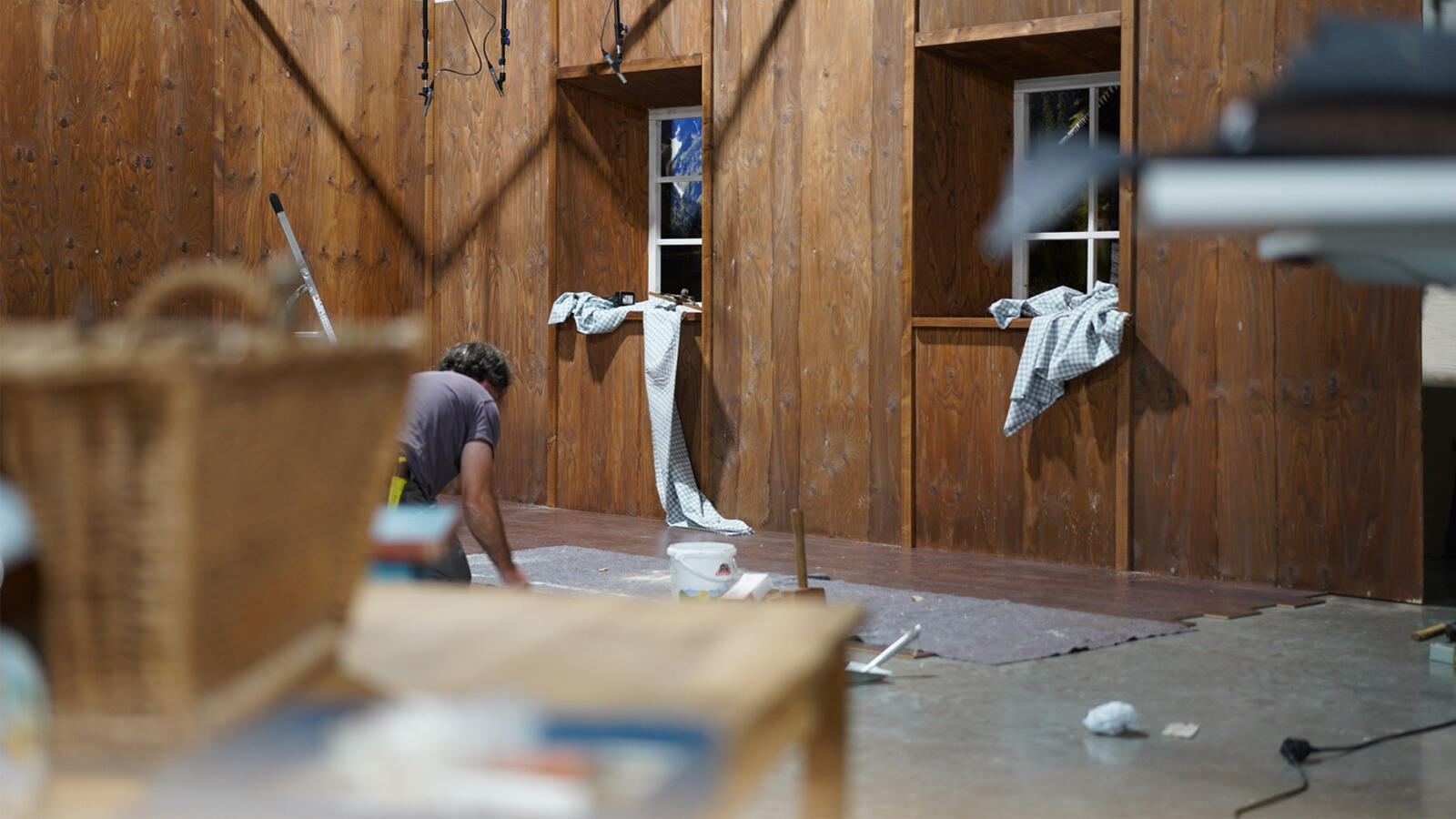 Mit unserem individuellen Setbau holten wir das Allgäu ins Studio.