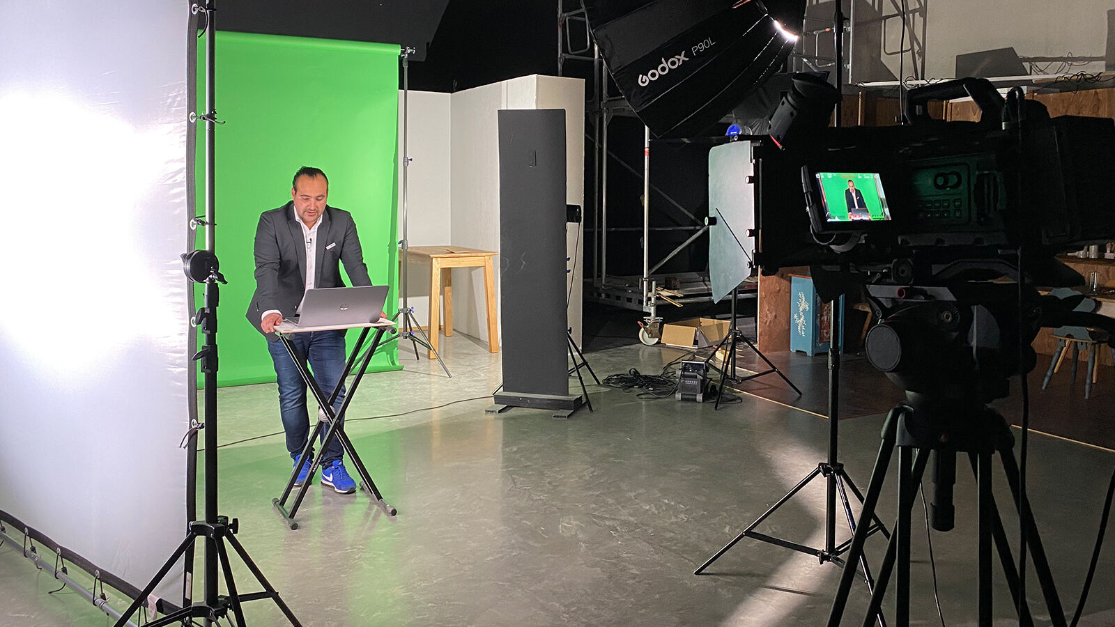 PCI & THOMSIT – Vor dem Greenscreen für die 'Tagungsschau' innerhalb der Tagung.